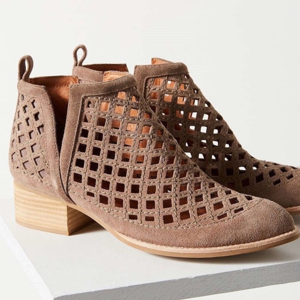 Women's Tan Ankle Boots